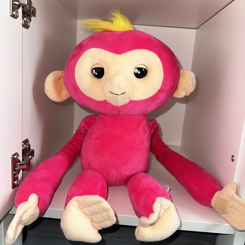 Wow wee fingerlings hugs - wee,