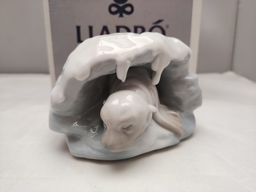 Lladro porcelain snowy haven - lladro,