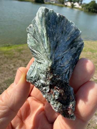 Very nice raw seraphinite 111 - nice,