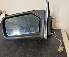 Mercedes-Benz W123  Left Wing