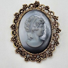 VINTAGE Cameo Carved Glass