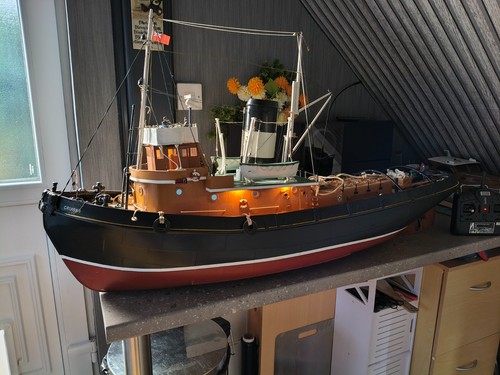 Model tug cruiser - r/c,