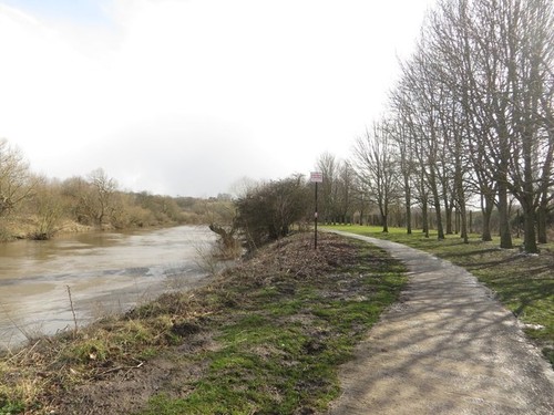 Photo 6x4 riverside footpath - 6x4,