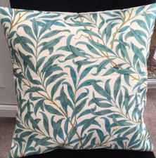 CUSHION- WILLIAM MORRIS at