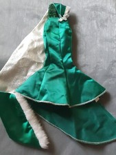 2000 #26260 Deck The Hall Singing Sisters barbie Dress holiday. Excellent condit