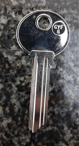 Yale silver metal head - , key