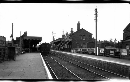 C1923 wymondham train - train, station
