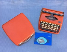 ADLER TRIUMPH TESSY TYPEWRITER. PICA FONT 10 CPI. GERMAN QWERTZ LAYOUT. 1972.