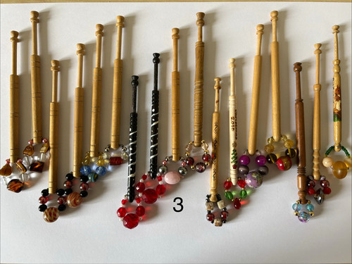 Wooden spangled lacemaking - 17,