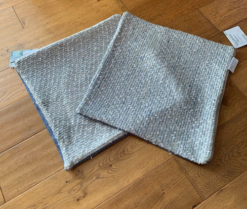 Bnwt voyage maison cushion - 2, x