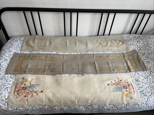 Pretty vintage hand - 3,