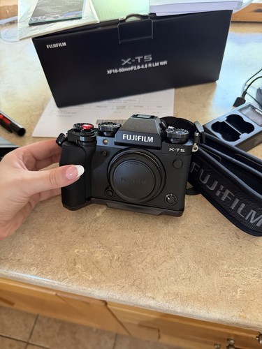 Fujifilm mirrorless - x-t5,