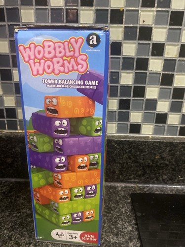 Wobbly worms tower balancing - worms,