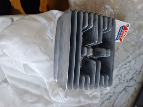 Yamaha rs200 cylinder head nos - rs200,