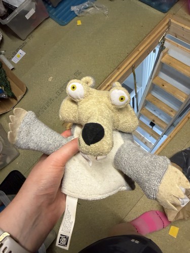 Ice age squirrel hand puppet - ice,