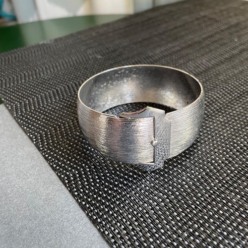 Hinged coventry silver - hinged, brushed
