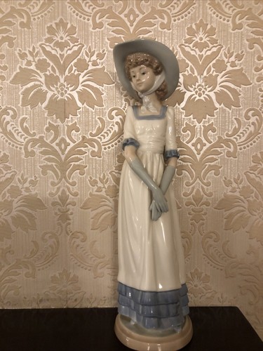 Nao figurine - nao,