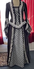 1558-1603 colonial Tudor Gown