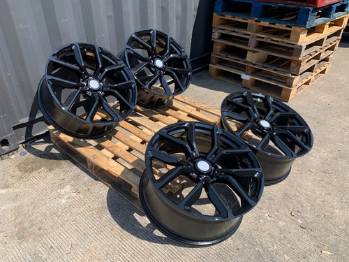 Gloss black alloy wheels - 22”,