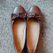 A pair of NEW & UNWORN ladies HOTTER brown leather pump type Shoes Size 7D