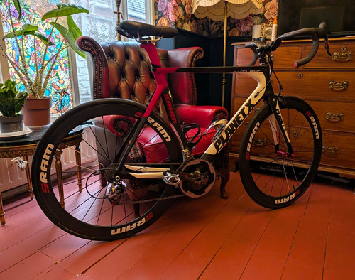 Planet stealth carbon - stealth, road