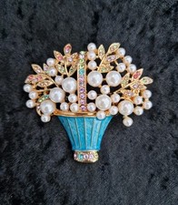 Faux Pearl Flower Basket