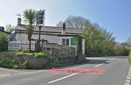 Photo the cross inn crossways - photo,
