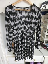 Primark L  Black And White