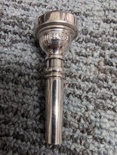 Vincent Bach 1 1/2C Cornet