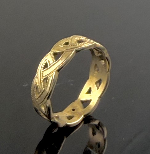 Ladies 9ct gold celtic design - gold,