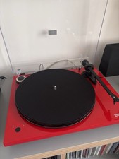 Pro-Ject Essential III Red Turntable – Ortofon OM10 Cart – Stunning Condition