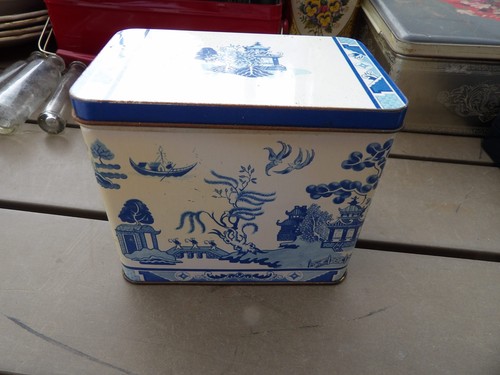 Vintage blue willow
