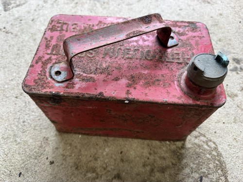 Vintage red metal valor petrol - vintage,
