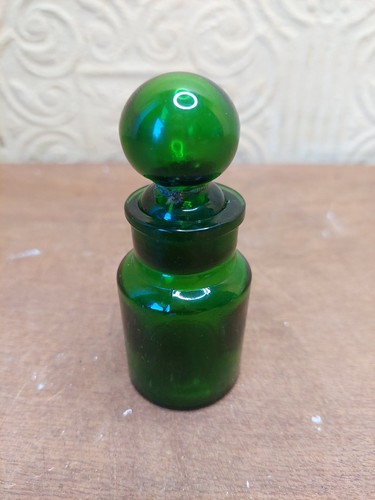 Victorian green glass - green,