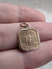 Vintage Square 9ct Gold St