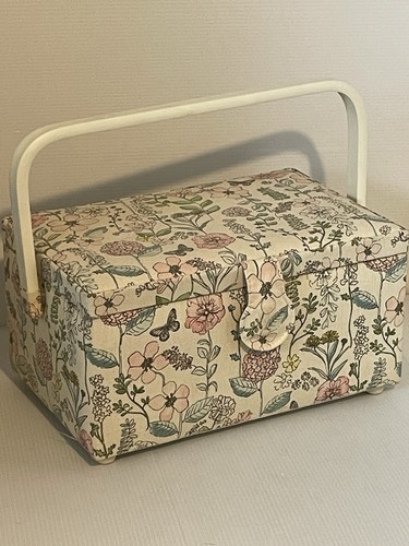 Sewing basket with - basket, inner