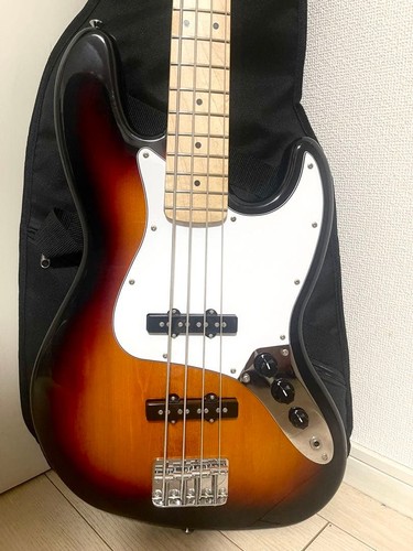 Squier fender affinity jazz - by,