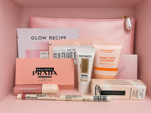 Beauty bag with sample/travel