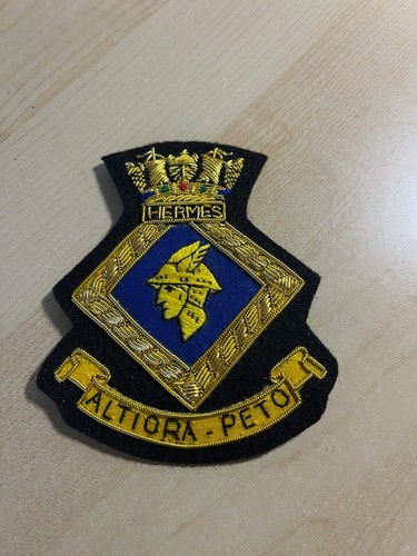 Gold wire blazer badge - badge, hms