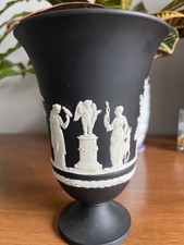WEDGWOOD WHITE ON BLACK JASPER JASPERWARE LARGE ARCADIAN VASE