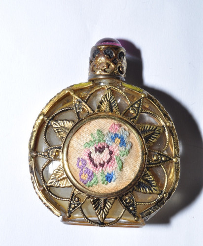 Vintage filigree petit point - petit,