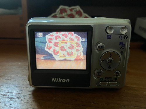 Nikon coolpix 4mp - l4, digital