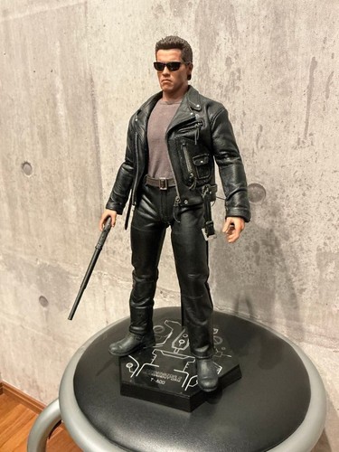 Hot toys dx10 800 terminator - toys,