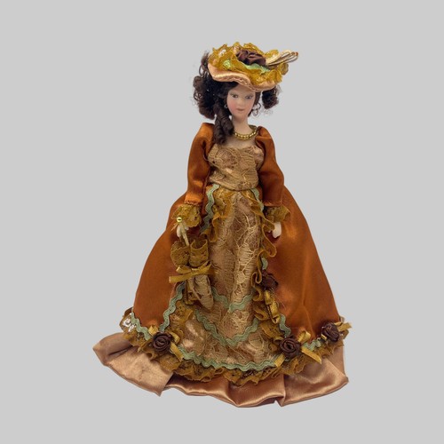 Dolls house lady russet - house, in