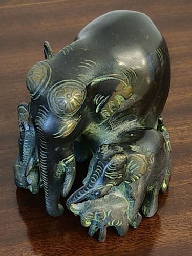 Heavy bronze elephant - bronze,