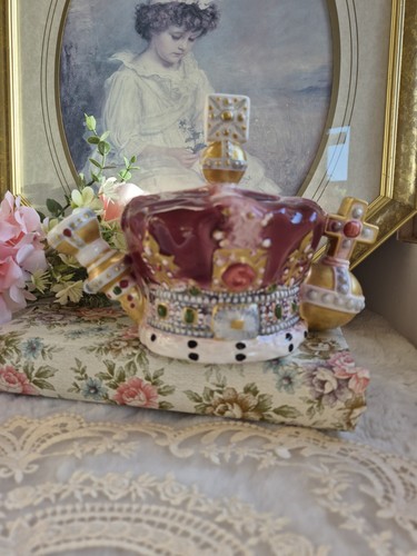 Vintage leonardo crown shaped - crown,