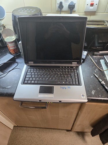 El81 laptop spares and - ,