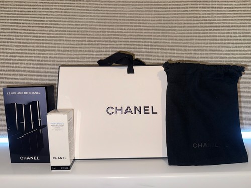 Chanel gift box - ,,