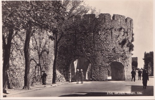 Postcard tenby five arches - -,