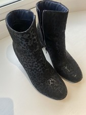 Ladies TU Size 5 Trendy Navy Leopard Animal Print Shimmer Ankle Boots Heel VGC